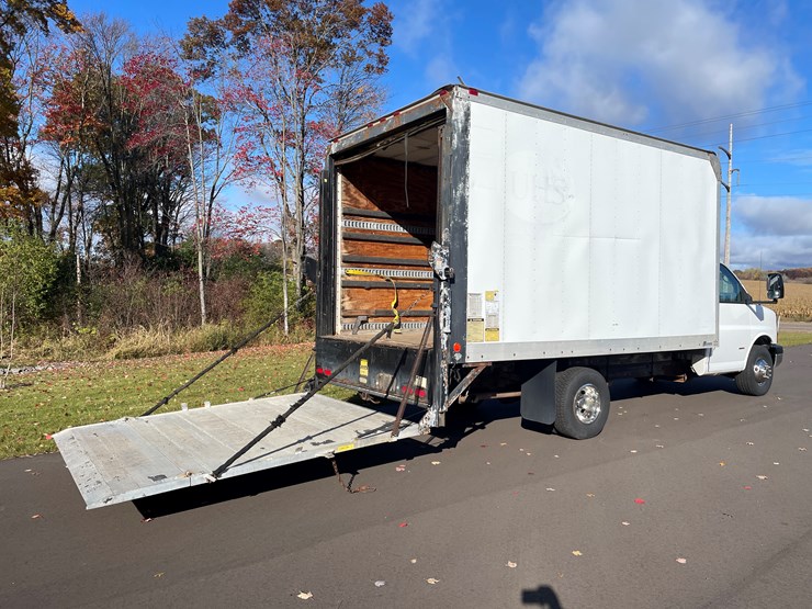 2007-chevrolet-g3500-image-5
