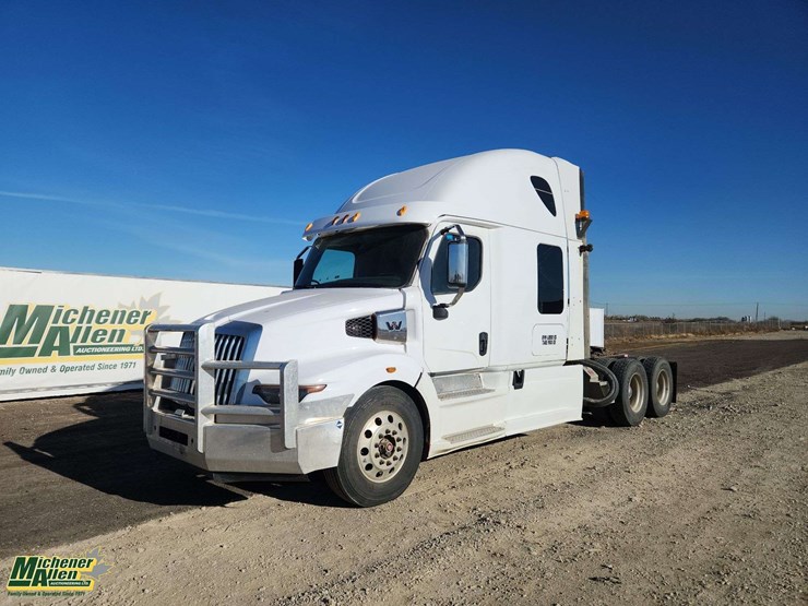 2024-western-star-57x-image-1