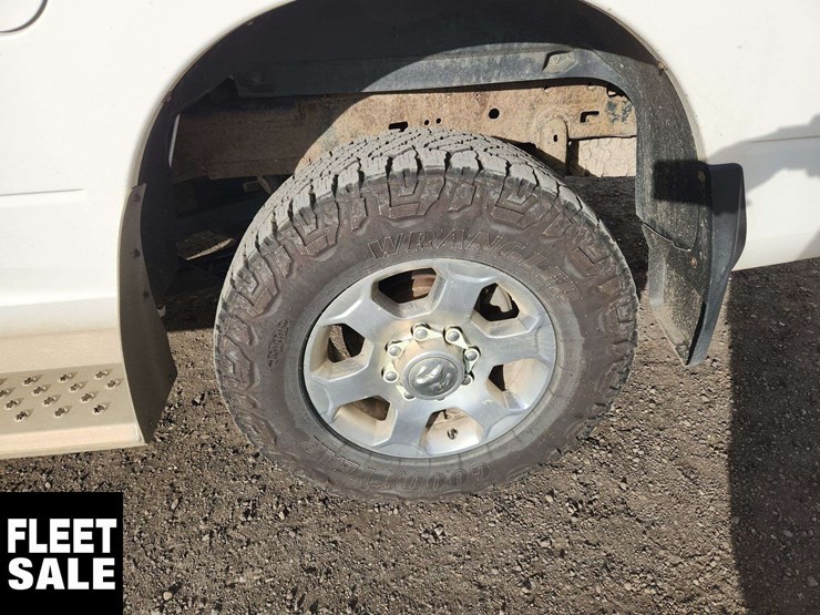 2016-ram-2500-slt-image-13