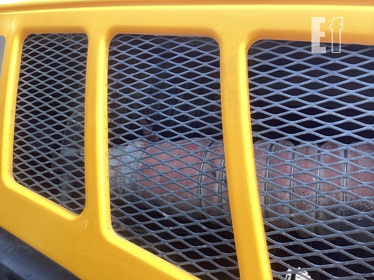 2013-jcb-fastrac-8310-image-14