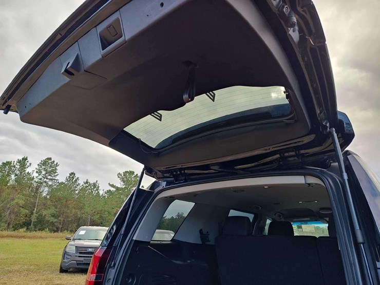 2019-chevrolet-tahoe-image-33