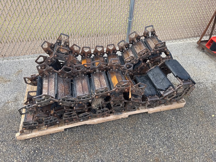 #14078-•-skid-steer-tracks-(o10)-image-1