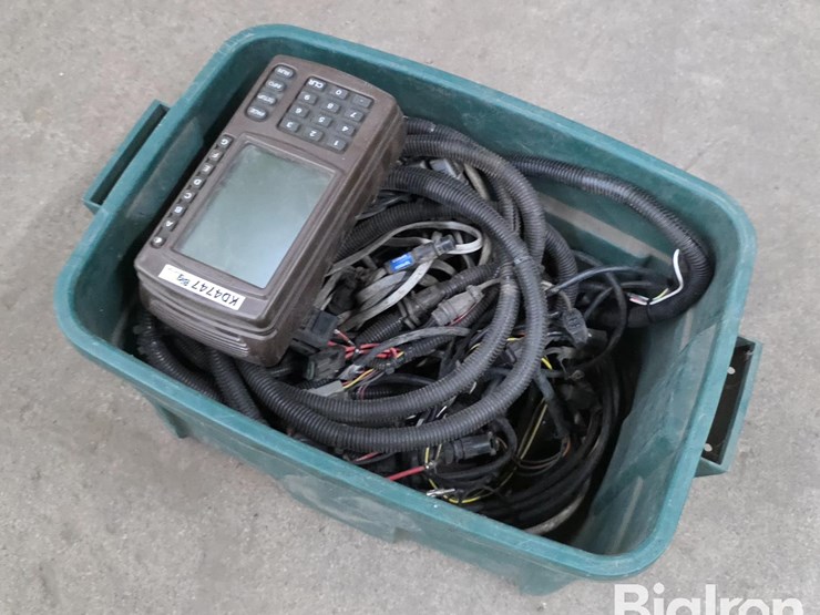 john-deere-brown-box-green-star-display-image-5