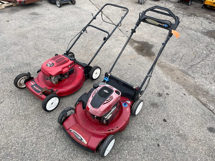 #14030-•-(2)-toro-recycler-lawn-mowers-(o4)-image-1
