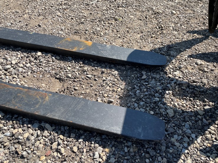 #14054-•-kivel-mini-skid-steer-pallet-forks-(shed)-image-2