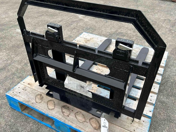 aboss-mini-skid-steer-36"-pallet-fork-attachment,-fits-mini-loaders,-unused-image-3