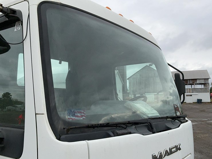 #2001-•-2011-mack-midlum-truck-chassis-image-52