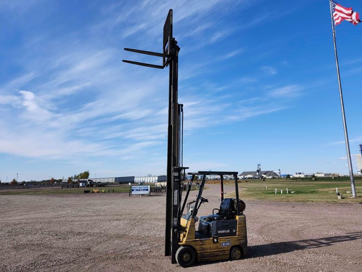 caterpillar-30-warehouse-forklift-image-7