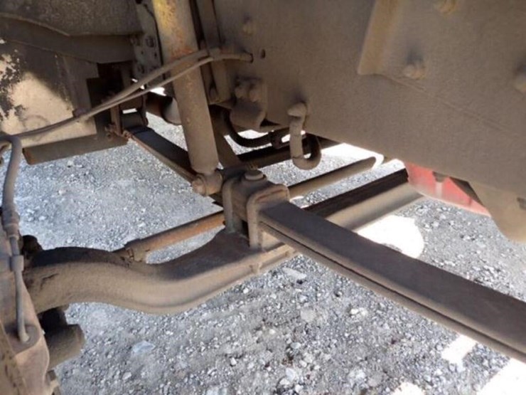 2012-freightliner-mt55-image-35