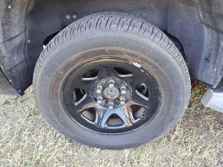 2015-chevrolet-tahoe-image-37