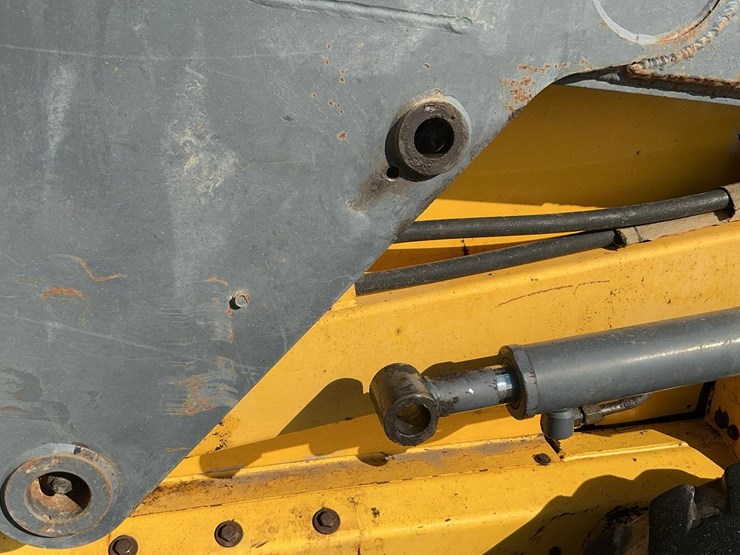 new-holland-ls190-image-33