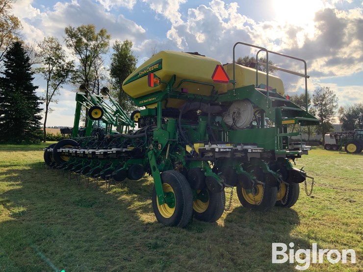 2010-john-deere-1770-image-7