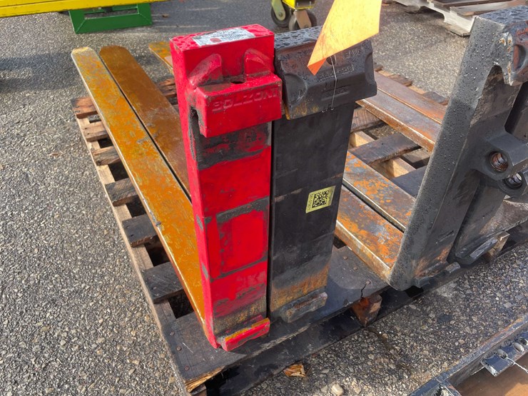 #14069-•-(2)-60"-forks-(o10)-image-3