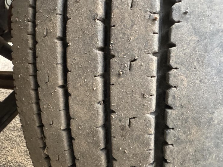 2003-peterbilt-330-image-75