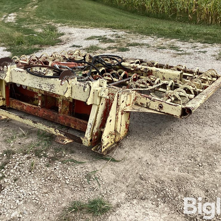 Small Bale Accumulator