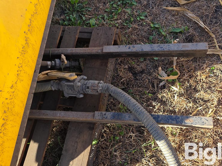 300-gal-front-mount-poly-tank-image-16