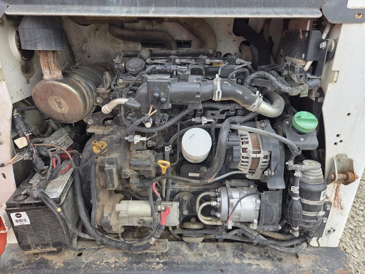 2019-bobcat-t740-image-27