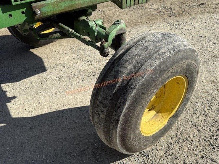 john-deere-4010-image-28