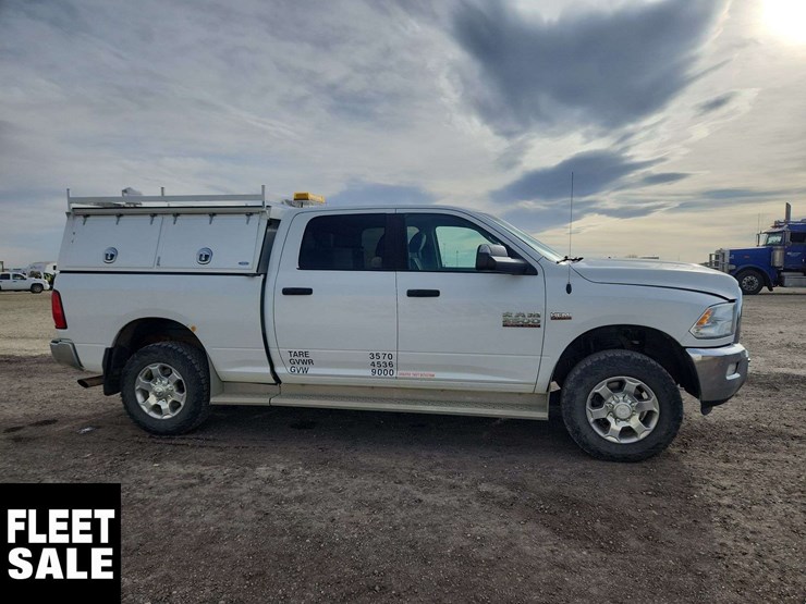 2016-ram-2500-slt-image-11