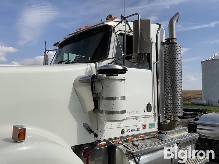 2005-kenworth-w900-image-14