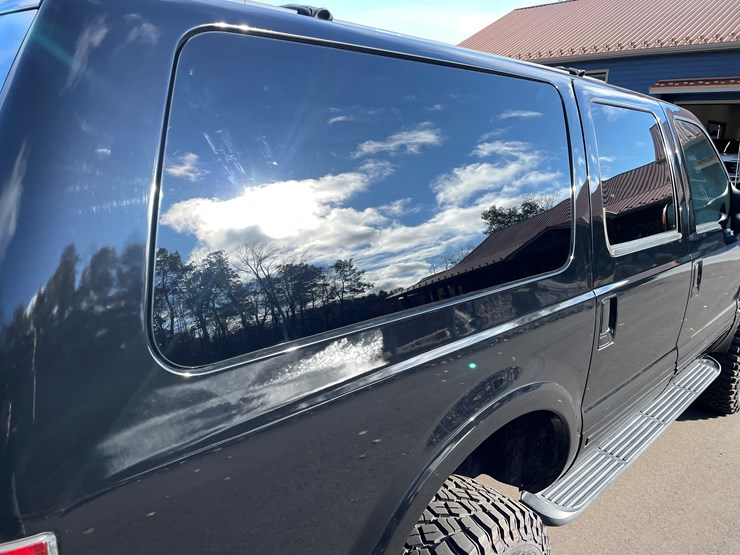 2004-ford-excursion-limited-image-42