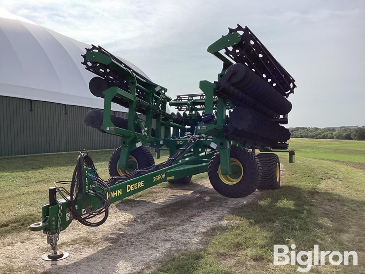 2019-john-deere-2680h-image-1