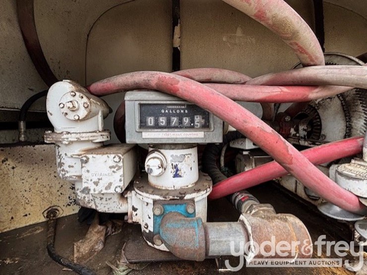 2000-chevrolet-3500-image-11