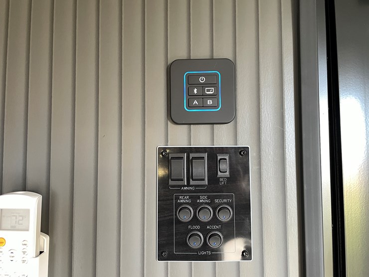 #4502-•-2025-forest-river-xlr-nitro-lux-toy-hauler-(wi-title)-image-48