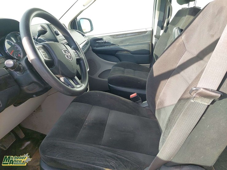 2016-dodge-grand-caravan-image-13