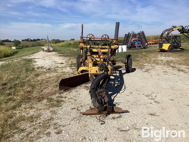 12'-pull-type-road-grader-image-2