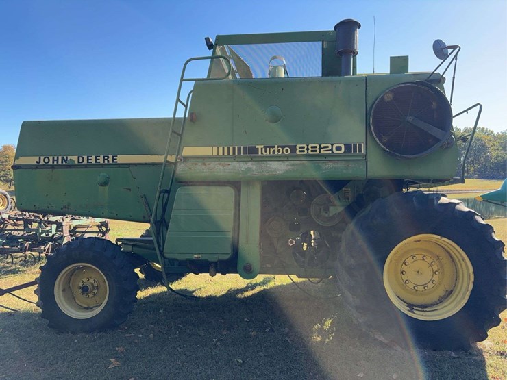 john-deere-8820-image-4