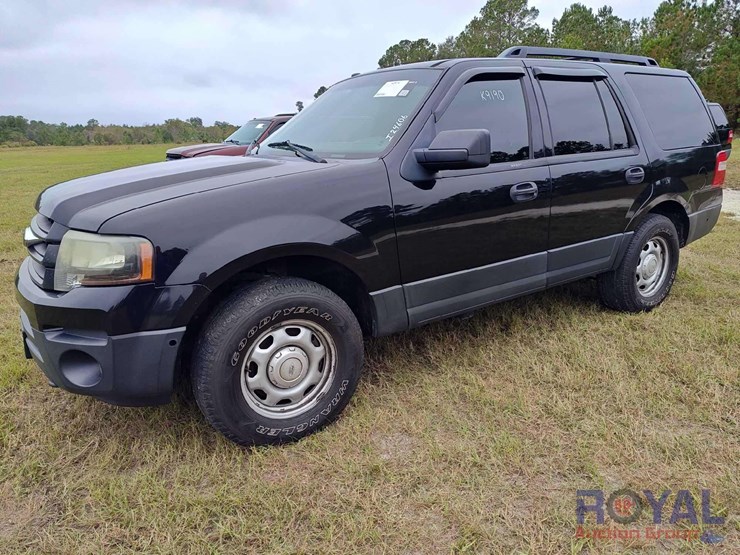 2016-ford-expedition-image-1