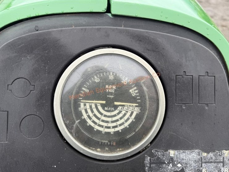 john-deere-2940-image-39