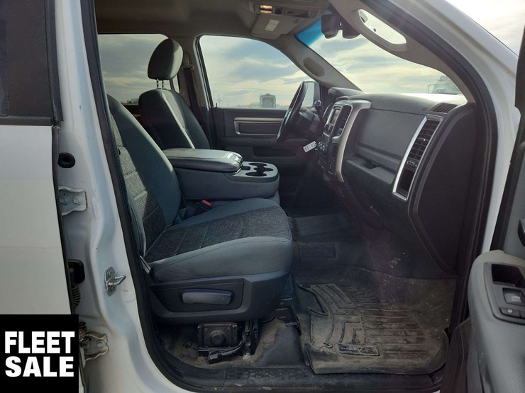 2016-ram-2500-slt-image-30