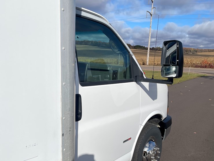 2007-chevrolet-g3500-image-48