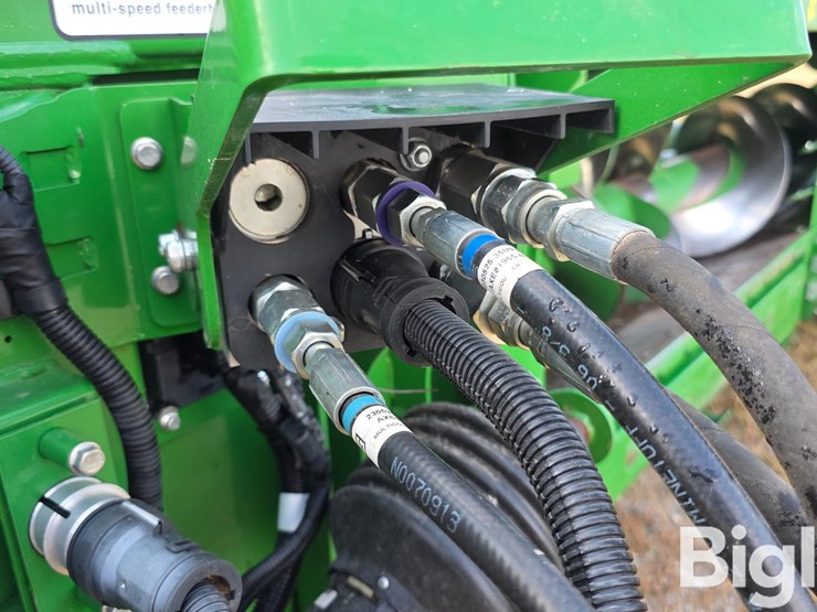 2023-john-deere-c12f-image-19