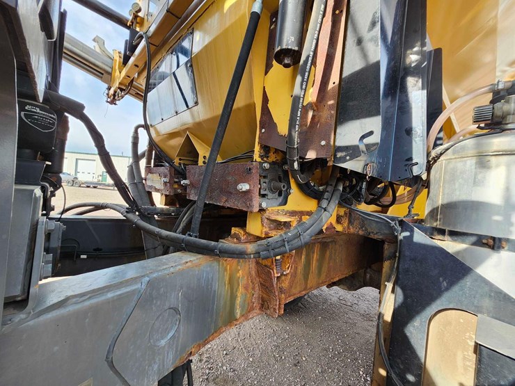 2013-agchem-9300-terragator-image-15