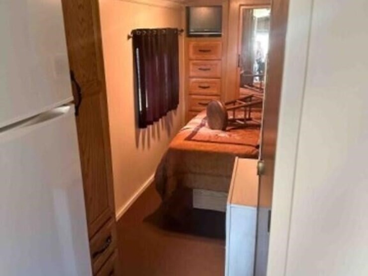 1998-pace-arrow-motor-home-image-3