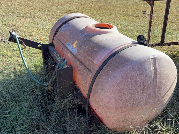 3pt-sprayer-tank-with-pump-and-extra-tank,-250-gallon-and-200-gallon-tank-image-3