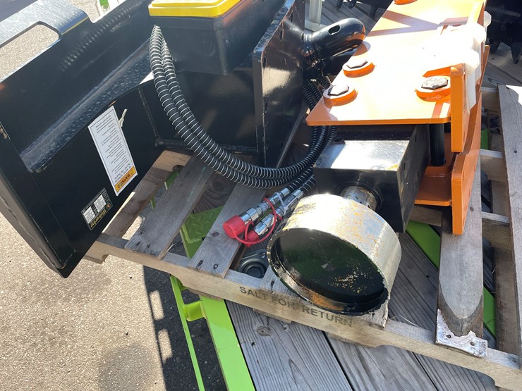 #5654-•-wolverine-unused-skid-steer-post-driver-image-3