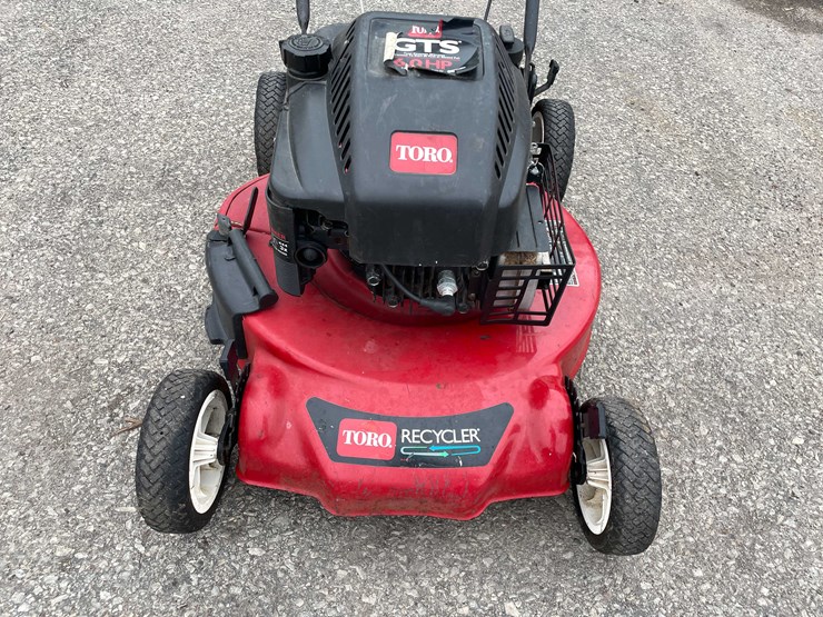 #14027-•-toro-recycler-lawn-mower-(o3)-image-11