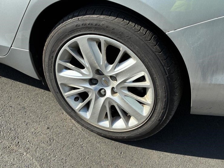 2019-chevrolet-impala-sedan-image-4