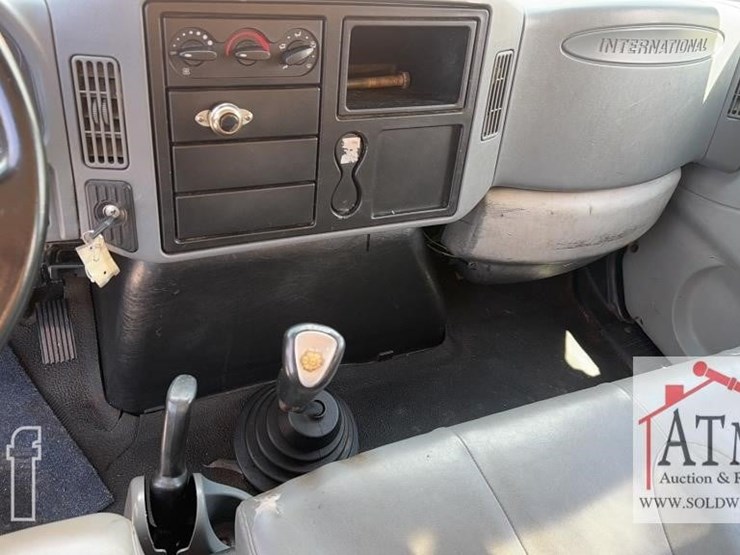 2004-international-durastar-4200-image-19