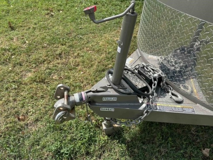 2023-w-w-16'-livestock-trailer-image-7