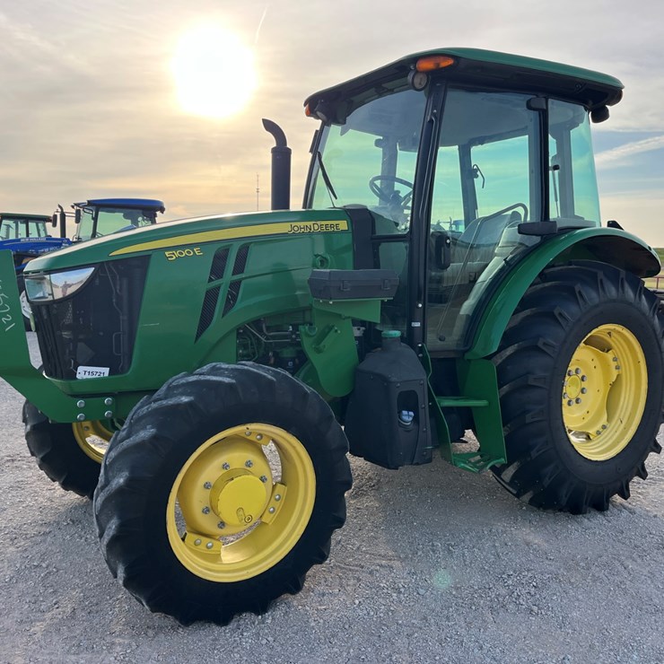 2018 JOHN DEERE 5100E