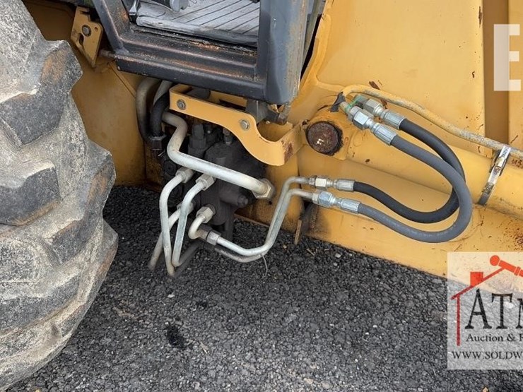 1996-ford-555d-image-14