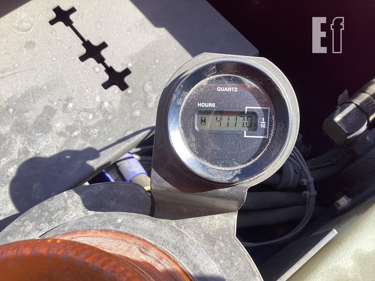 2015-raymond-520opc30tt-image-12