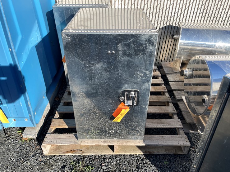 #5688-•-chandler-truck-mount-toolbox-image-1