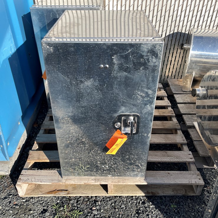 #5688 • Chandler Truck Mount Toolbox