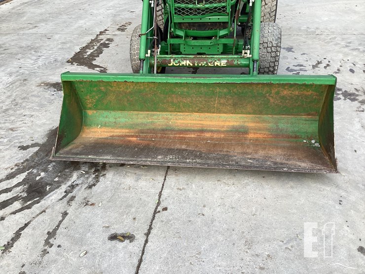 2017-john-deere-4052r-image-9